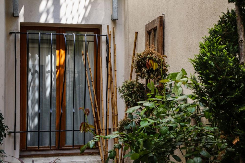 Hotel Des Arenes Paris Exterior photo